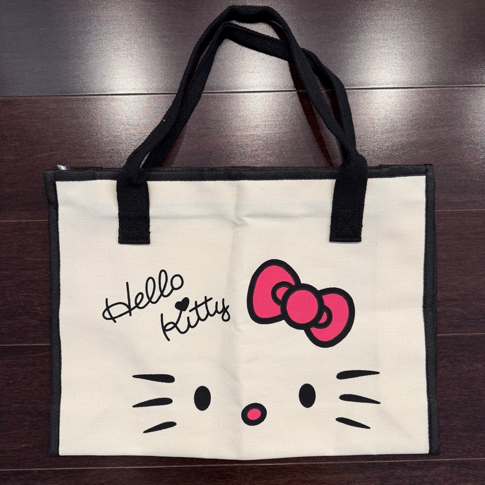 NWT Women Girl Hello Kitty Tote Bag with Zipper